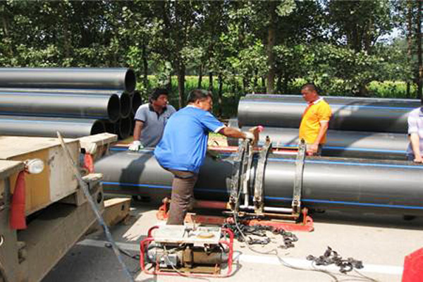 ɽ�|���u�z��С�^��ˮpe��